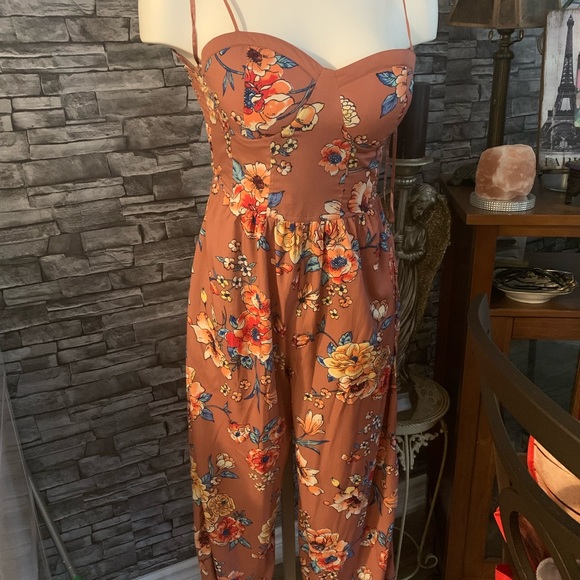 A floral nude pink wide leg jumper - Picture 2 of 6